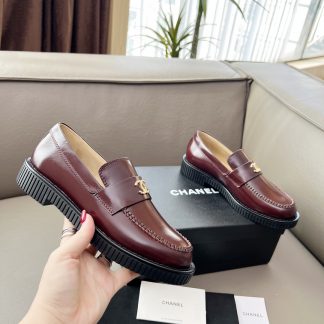 Chanel Early Spring Dance Shoes Series Red Shiny Small Round Head Retro Loafers