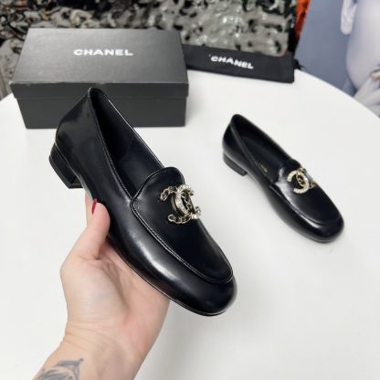 Chanel Early Spring Dance Shoes Series Small Round Toe Slim Black Loafers