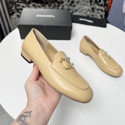 Chanel Early Spring Dance Shoes Series Small Round Toe Slimming Apricot Loafers