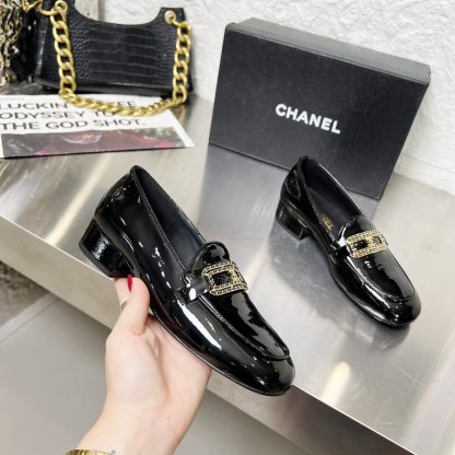 Chanel Early Spring Dance Shoes Series Small Round Toe Black Shiny Loafers Heel Height 3cm
