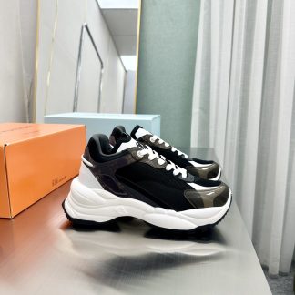 Louis Vuitton Run 55 sneakers