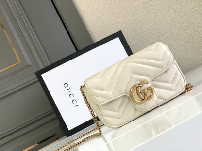 Gucci white chain bag