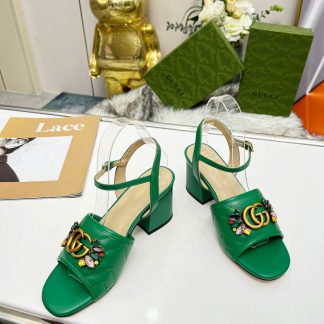 Gucci's new spring and summer rhinestone buckle round-toe thick-heeled sandals