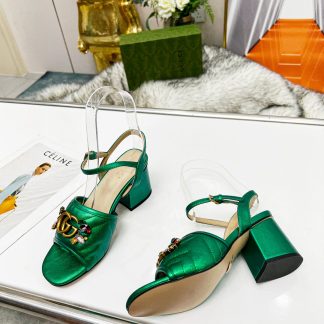 Gucci's new spring and summer rhinestone buckle round-toe thick-heeled sandals