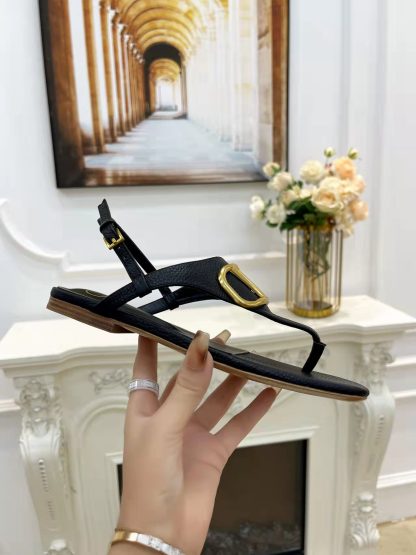 VALENTINO fashionable and versatile thong sandals - Image 2