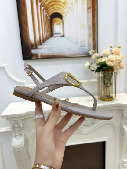 VALENTINO fashionable and versatile thong sandals - Image 2