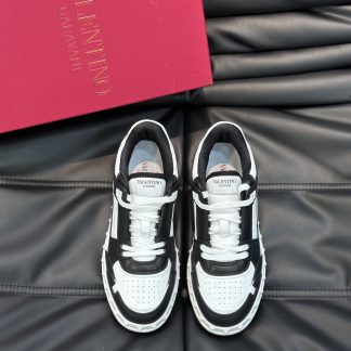 VALENTINO low-top sneakers in calfskin with rivets