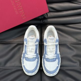 VALENTINO low-top calfskin sneakers