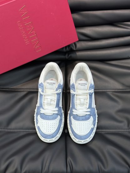 VALENTINO low-top calfskin sneakers