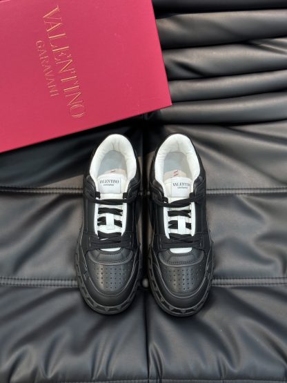 VALENTINO low-top calfskin sneakers
