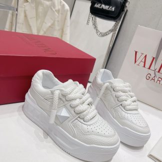 VALENTINO Thick-soled casual sneakers