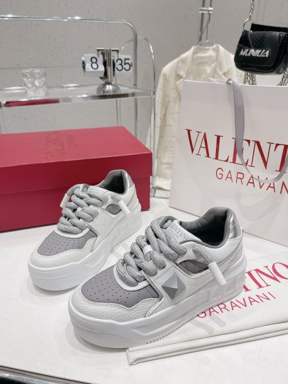 VALENTINO Thick-soled casual sneakers