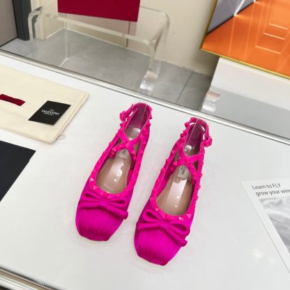 VALENTINO Minimalist Versatile Studded Element Flat Shoes Casual Shoes