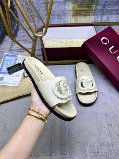 Gucci Interlocking G Leather Slippers