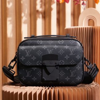 Louis Vuitton 𝐒 𝐋𝐎𝐂𝐊 Black Flower