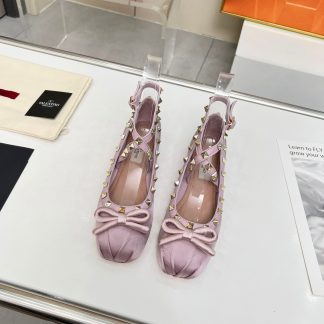 VALENTINO Elegant Minimalist Studded Flat Shoes Casual Shoes