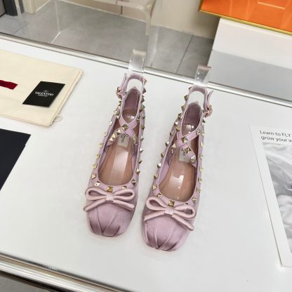 VALENTINO Elegant Minimalist Studded Flat Shoes Casual Shoes