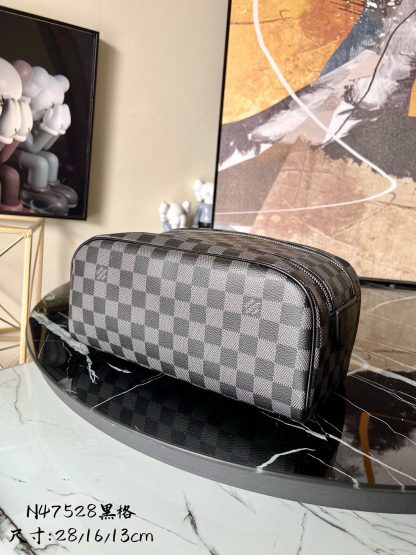 Louis Vuitton N47528 black large toiletry bag