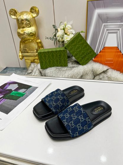 Gucci women's flat slippers
