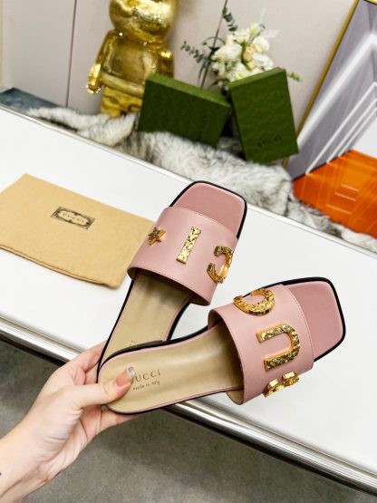 Gucci women's flat slippers - Image 2