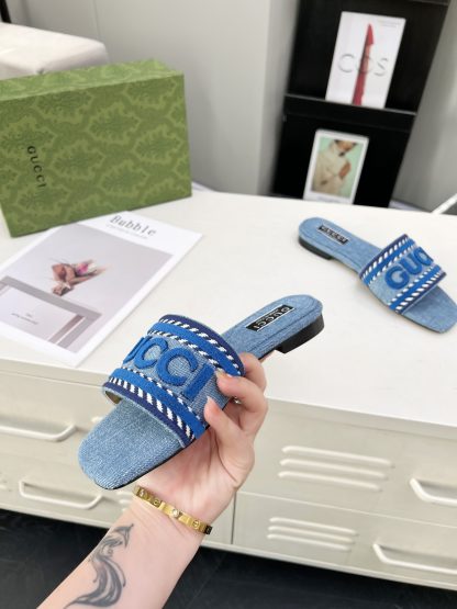 Gucci women's flat slippers - Image 2