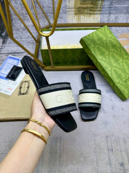Gucci's latest hot-selling slippers - Image 2