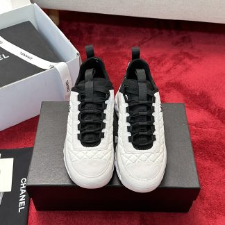 Chanel men's and women's couple's white and black mix and match classic casual sports shoes
