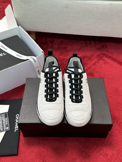 Chanel white men's and women's couple's mixed craft embroidery style versatile casual sports shoes