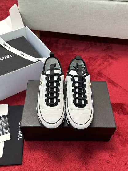 Chanel classic men's and women's couple's black and white mix and match fashion casual sports shoes