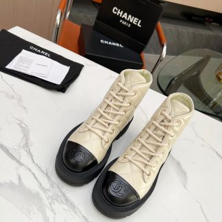 Chanel's new autumn and winter apricot-colored electric show diamond-shaped boots