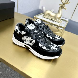 Chanel classic fashion black and white casual sneakers