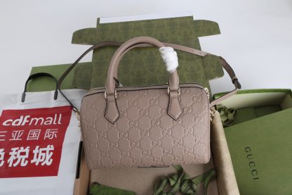 Gucci classic versatile pillow bag