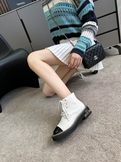 Chanel autumn and winter new fashionable white simple lace-up boots