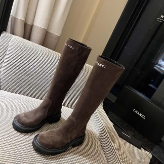 Chanel autumn and winter new handsome dark brown personality stunning letter knight boots