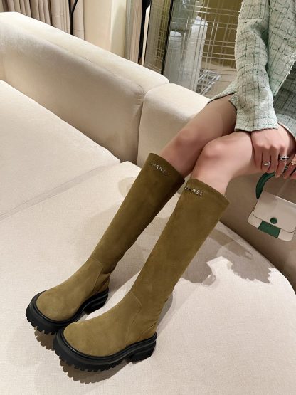 Chanel autumn and winter new handsome green brown personality stunning letter knight boots