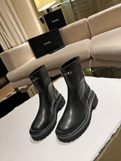 Chanel autumn and winter new black simple fashion boots