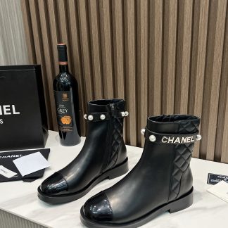 Chanel's latest black Paris catwalk breathable textured boots