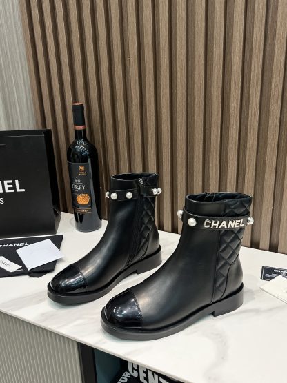Chanel's latest black Paris catwalk breathable textured boots
