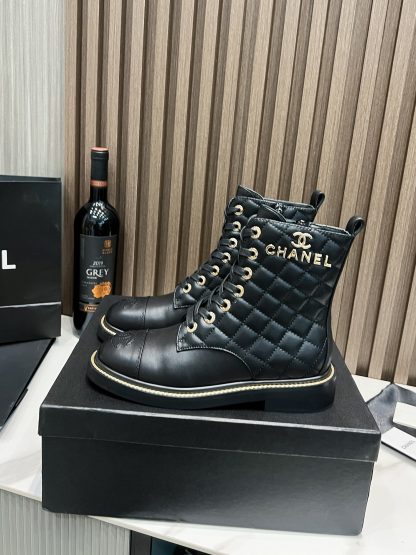 Chanel Paris catwalk latest black comfortable leg-enhancing long boots