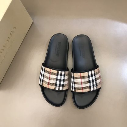 Burberry Casual Classic Men's Slippers