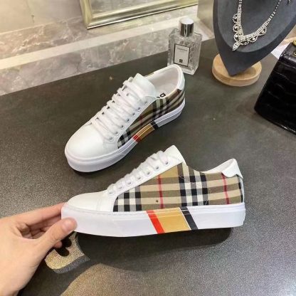 Burberry low-top sneakers - Image 2