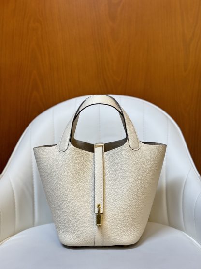 Hermes cream platinum buckle 18cm basket bag