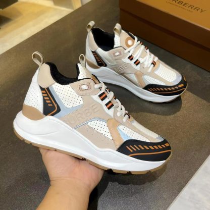 Burberry thick-soled sports shoes - Image 2