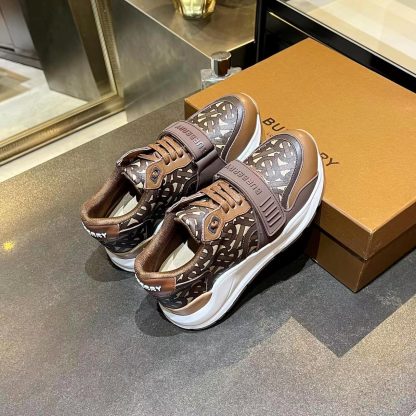 Burberry thick-soled sports shoes - Image 2
