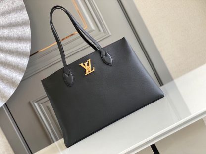 Louis Vuitton m57345 black spring and summer new product - lockme handbag