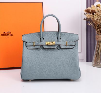 Hermès blue handbag, a must-have for elegance
