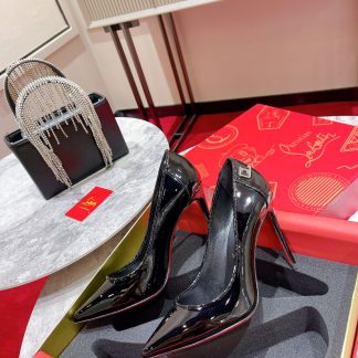ChristianLouboutin patent leather CL buckle exquisite high heels