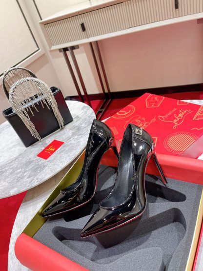 ChristianLouboutin patent leather CL buckle exquisite high heels