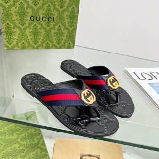 Gucci flat flip flops