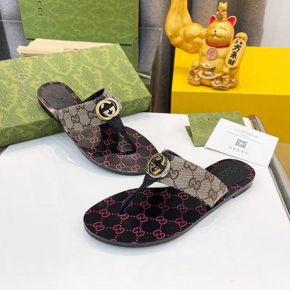 Gucci women's flat slippers